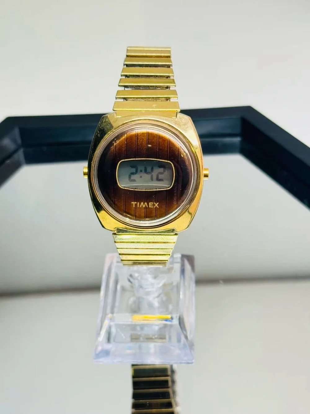 Vintage Timex Men’s Gold Tone 35mm Digital Watch Expansion Band New Battery Runs